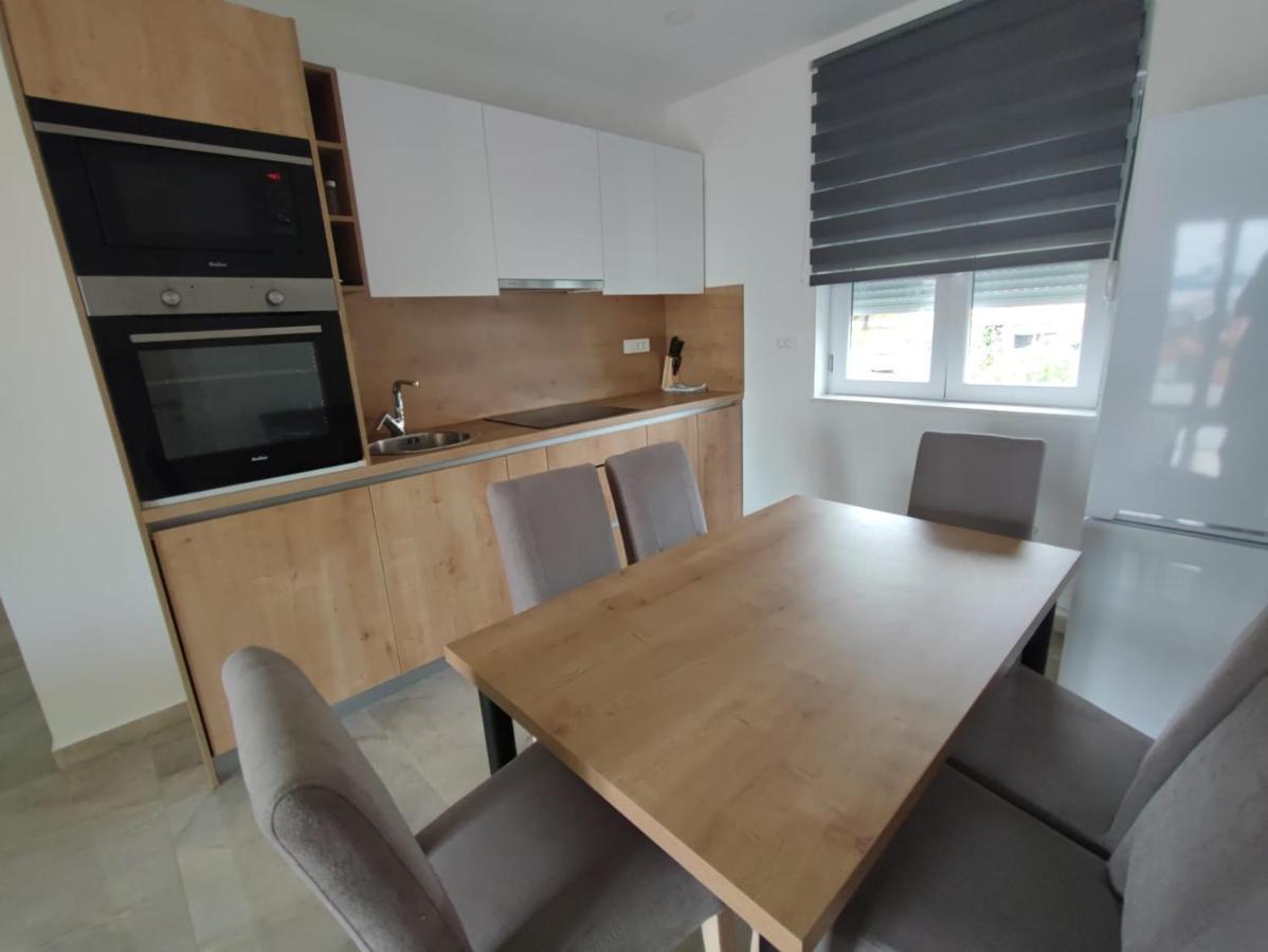 Apartments Horvat 比比涅 外观 照片